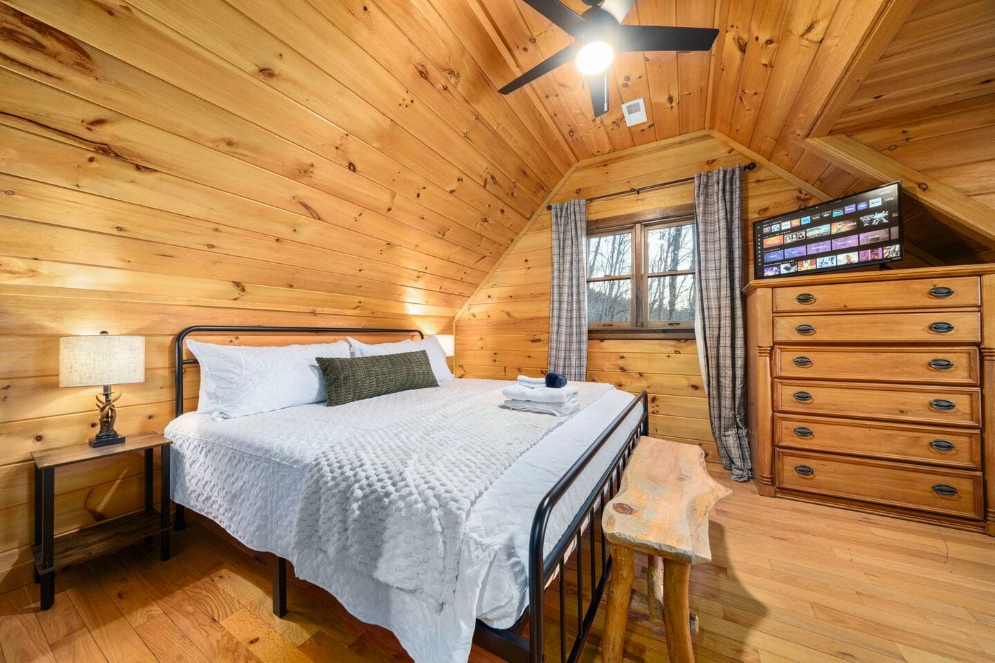 Top of the World — Bedroom 2